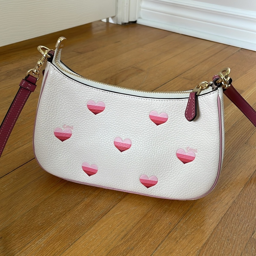 Coach Teri Crossbody Heart Design Leather Bag - Picture 2 of 8
